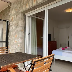 Breathtaking Sea View App For 2+1, Bbq ...... Apartman